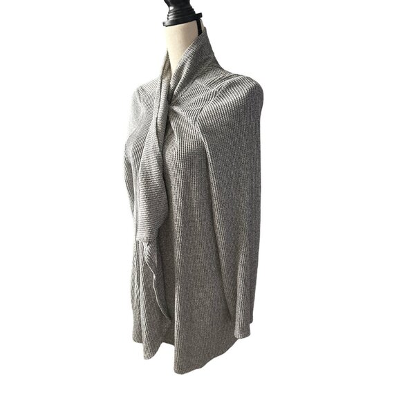 Chico’s Gray Open Bat Wing Cardigan Thermal Hidden Snaps Pockets Size 1X - Picture 3 of 9
